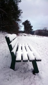 foto bankje sneeuw