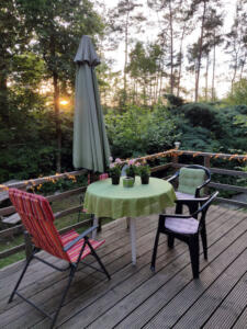 2 - het terras vlak voor zonsondergang